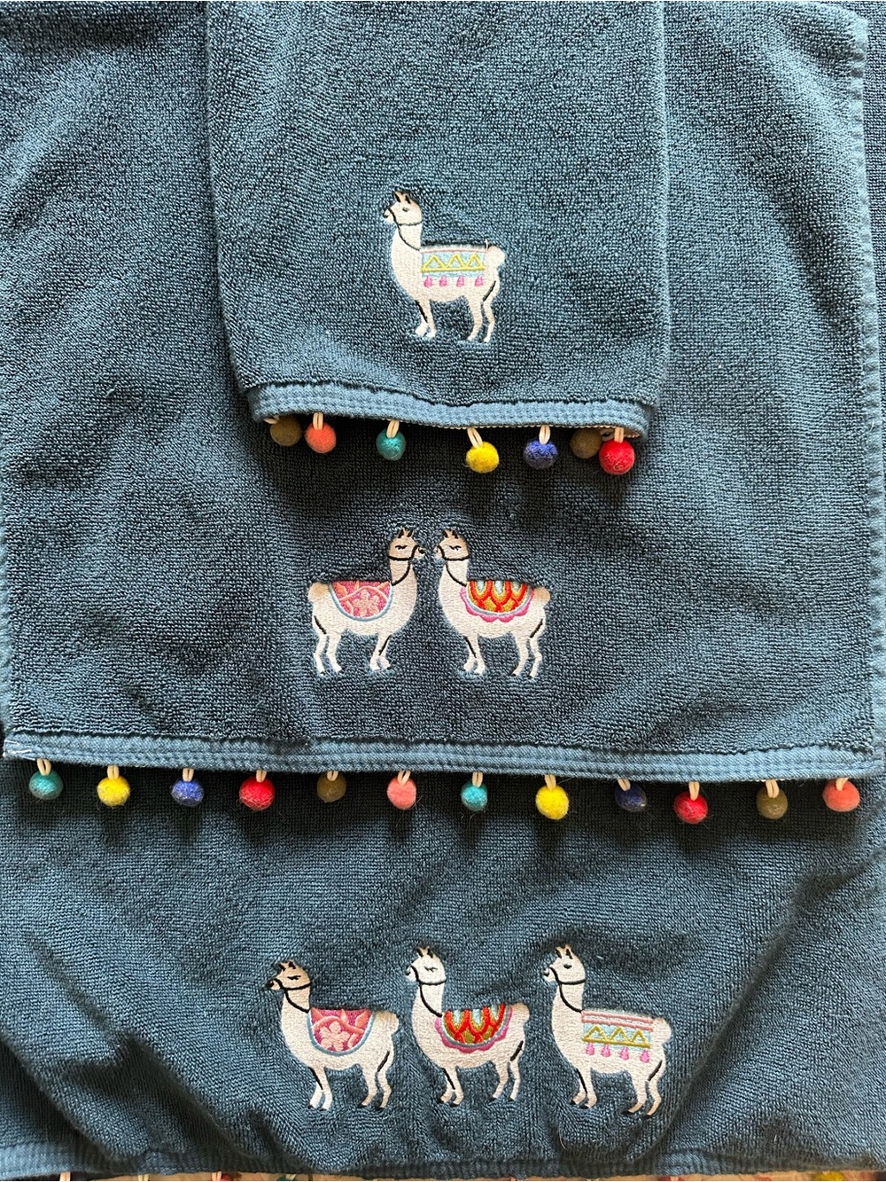 Porch & Den Blue Llama Embroidered 3-Piece Bath Towel Set